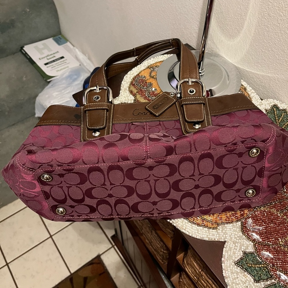 Coach Burgundy Shoulder Bag. Dark Brown Buckle Detail Leather Handles & Trim.EUC - Picture 8 of 9